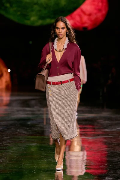 Look 3